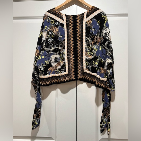 Free People Catch Me If You Can Tie Sleeve Blouse Size Small Flowy
Peasant Boho - Picture 4 of 9